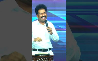 உன்னை காக்கும்படி உன்னுடனே இருக்கிறார் | Message By Pastor M. Simon | Tamil Christian Shorts
